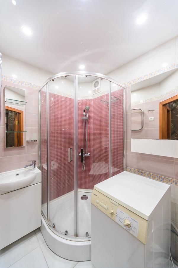 Apartment On Lesi Ukrainky Blvd Kiev Exterior foto